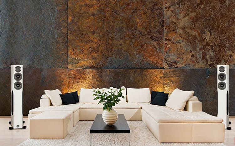 другой вопрос, собираетесь ли вы создать акцентную стену с помощью шпатлевки или вам нужно срочно скрыть какие-то дефекты поверхности