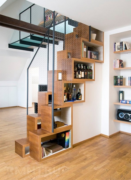 Лестницы со сбитым шагом: фотоподборка