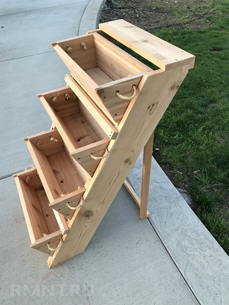 Что можно сделать из досок своими руками, открывая уличный сезон