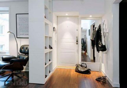 prihozhaja-bez-mezhkomnatnyh-dverej-sovety-po-obustrojstvu-ae7dfbd