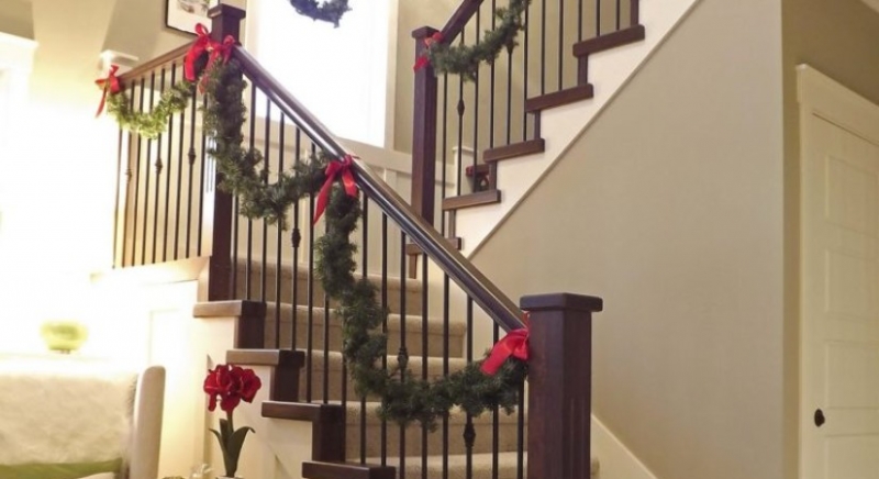 Идеи и способы покраски лестницы в доме на второй этаж