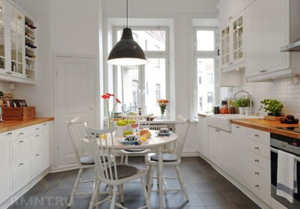 kruglye-obedennye-stoly-fotopodborka-83c0914