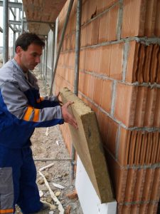 Утепление стен кирпичного дома современными методами