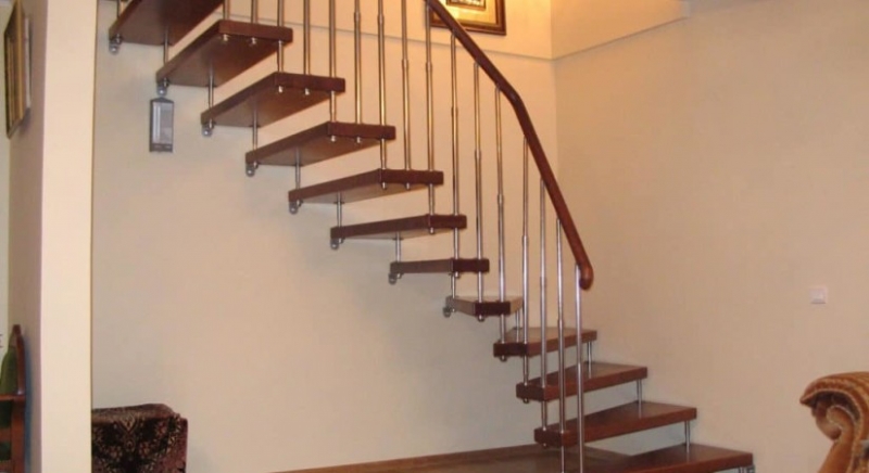 Варианты дизайна и оформления деревянных лестниц в интерьере доме