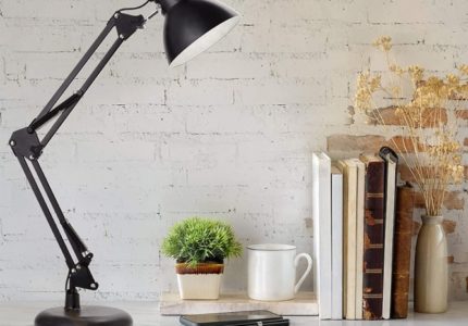 vybiraem-luchshij-nastolnyj-svetilnik-dlja-domashnego-ofisa-e9432b1