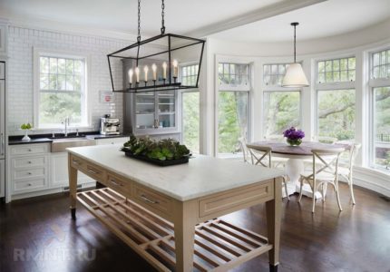 vybiraem-podvesnye-svetilniki-dlja-kuhonnogo-ostrova-931011e