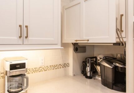 garazh-dlja-melkoj-bytovoj-tehniki-na-kuhne-8d620de