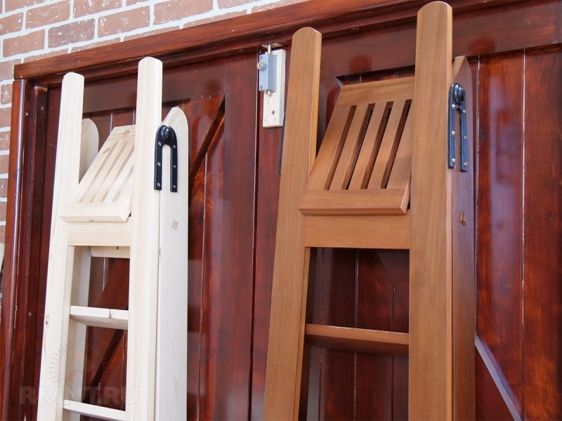 Деревянные стремянки: особенности, плюсы и минусы